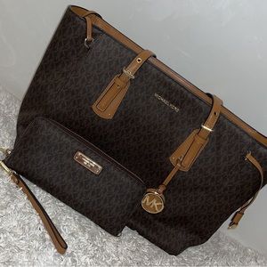 Michael Kors Wallet and Purse